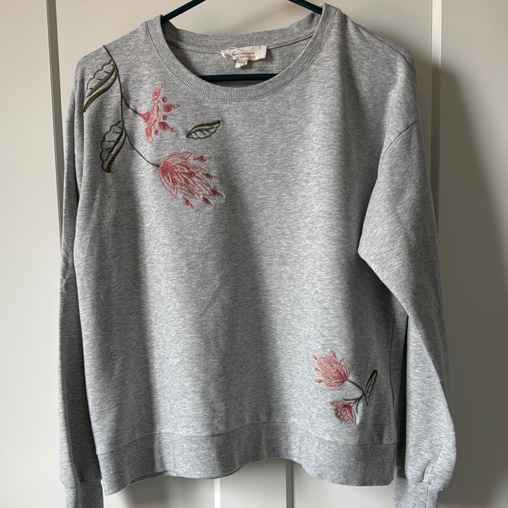 Vince Camuto Gray Floral Crew Neck Sweater